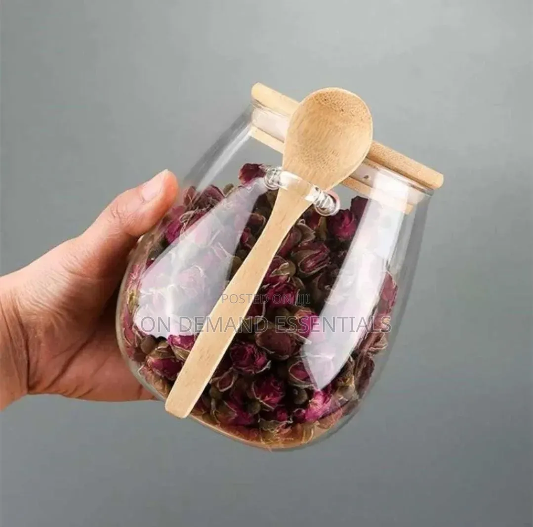Smooth Storage Jar With Lid and Spoon