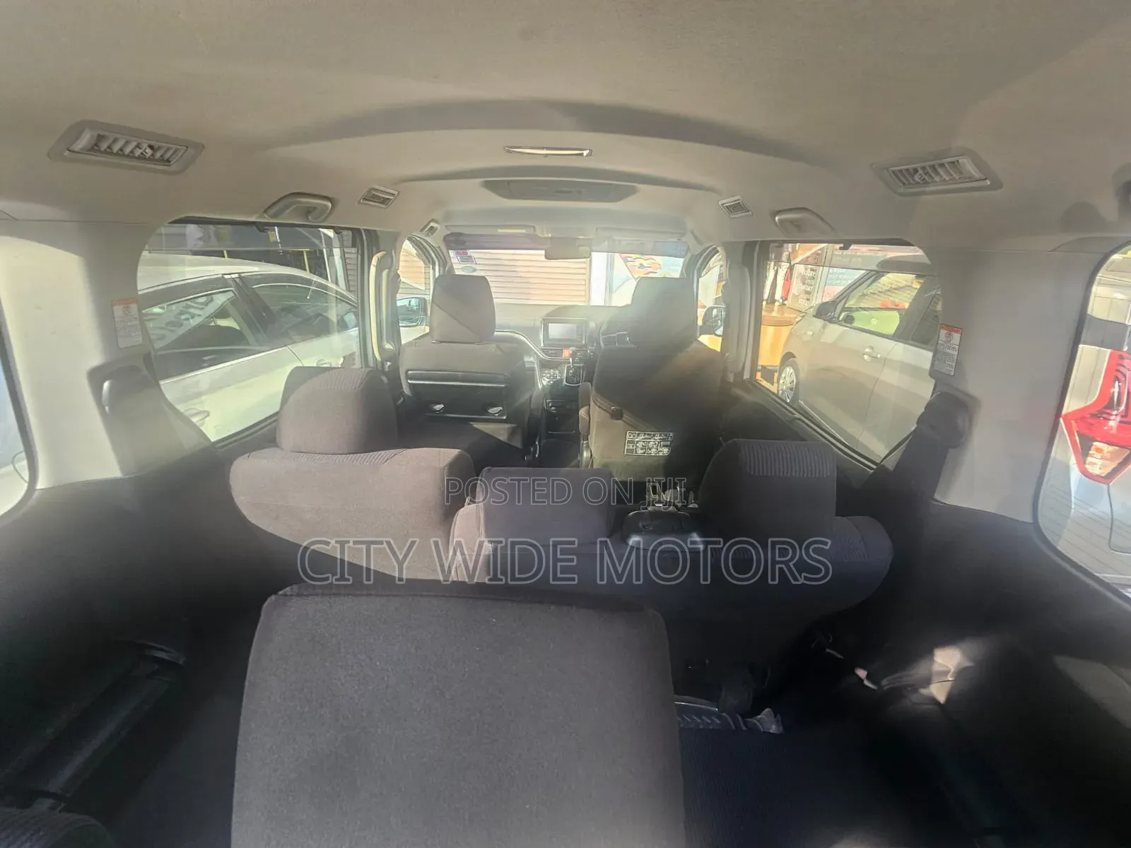 Toyota Noah 2018 White