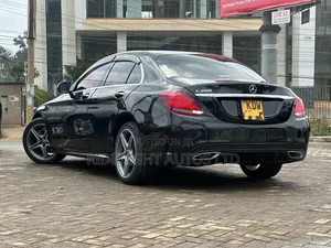 Mercedes-Benz C200 2018 Black