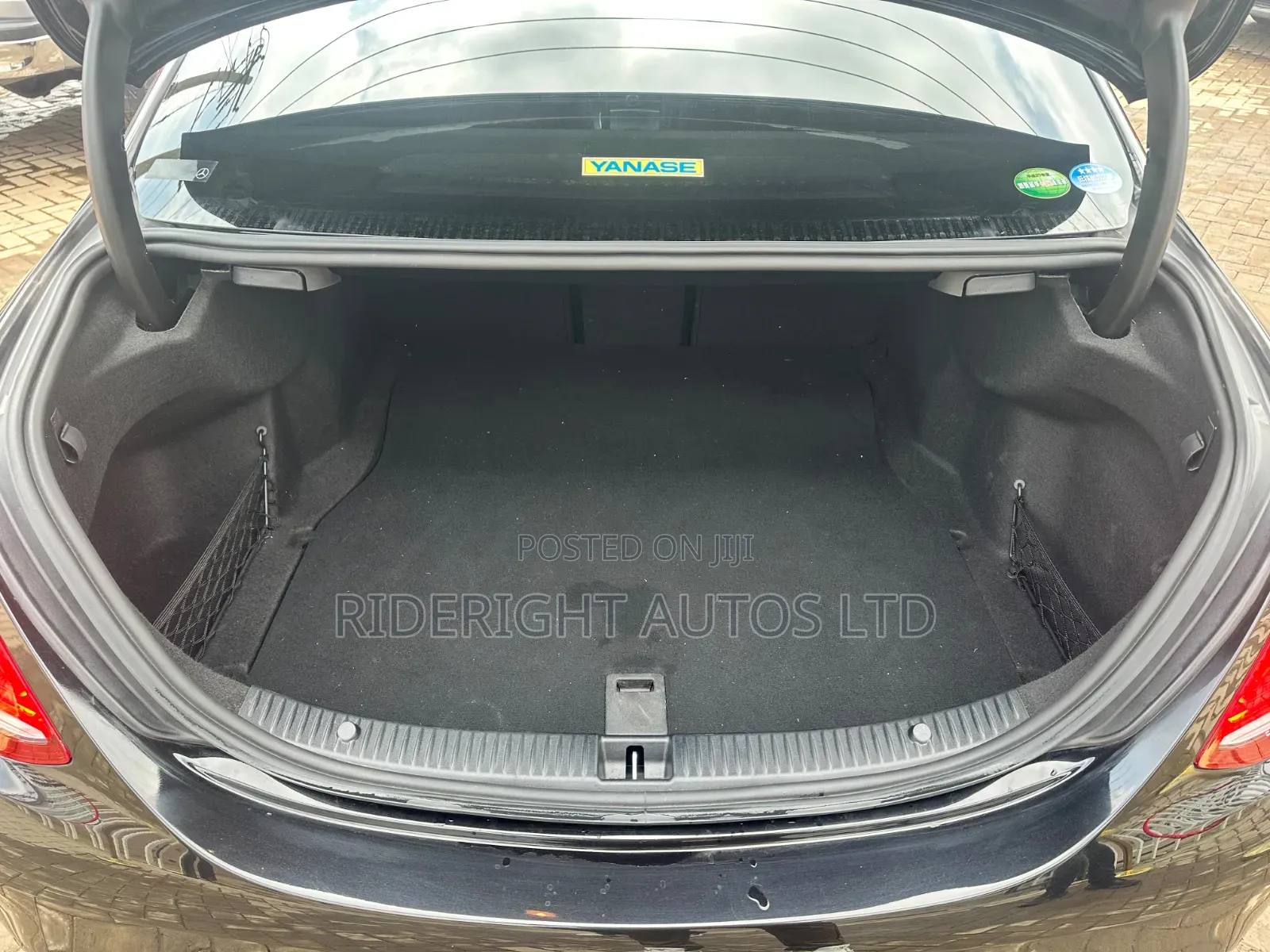 Mercedes-Benz C200 2018 Black