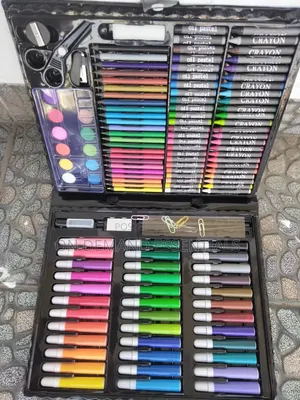 Art Set 150 Pieces Available