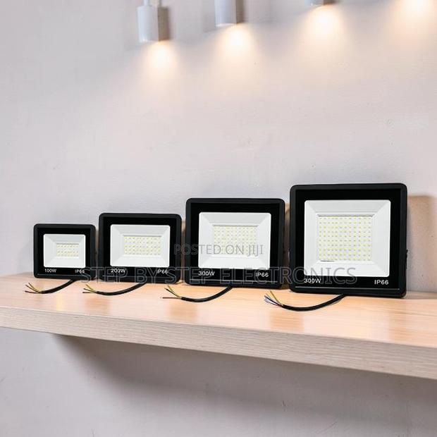 High-Efficiency 200W,100W,50W,30W AC Electric LED Flood Light