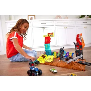 Hot Wheels Monster Trucks Arena Smashers - Car Jump Challenge