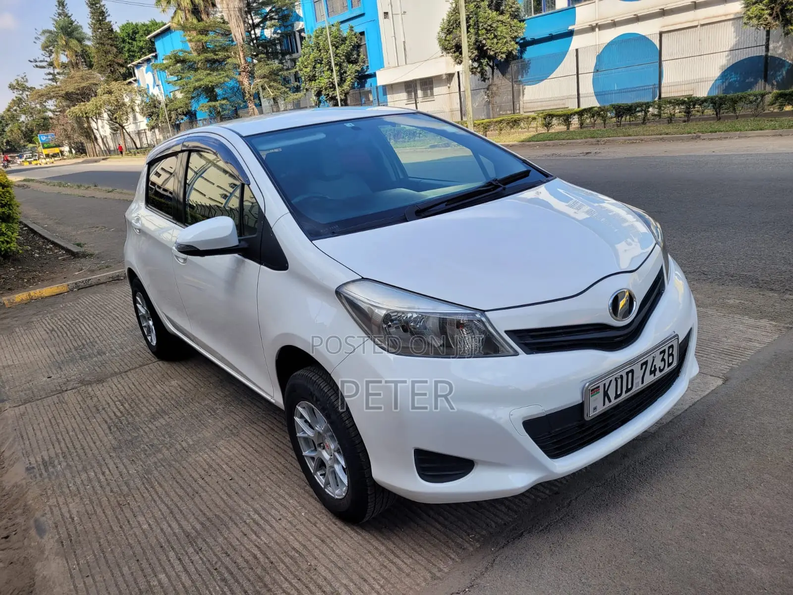Toyota Vitz 2014 White