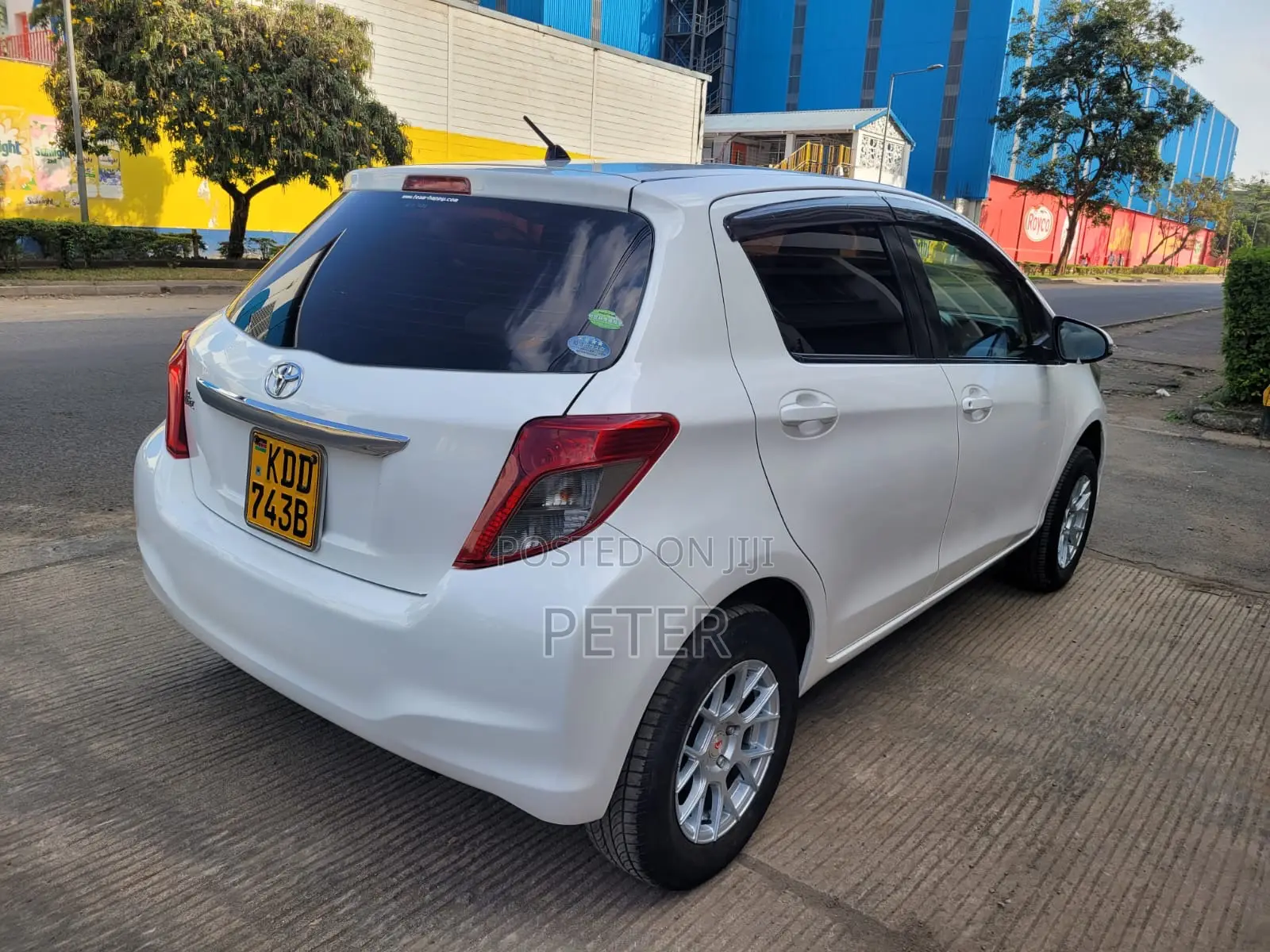 Toyota Vitz 2014 White