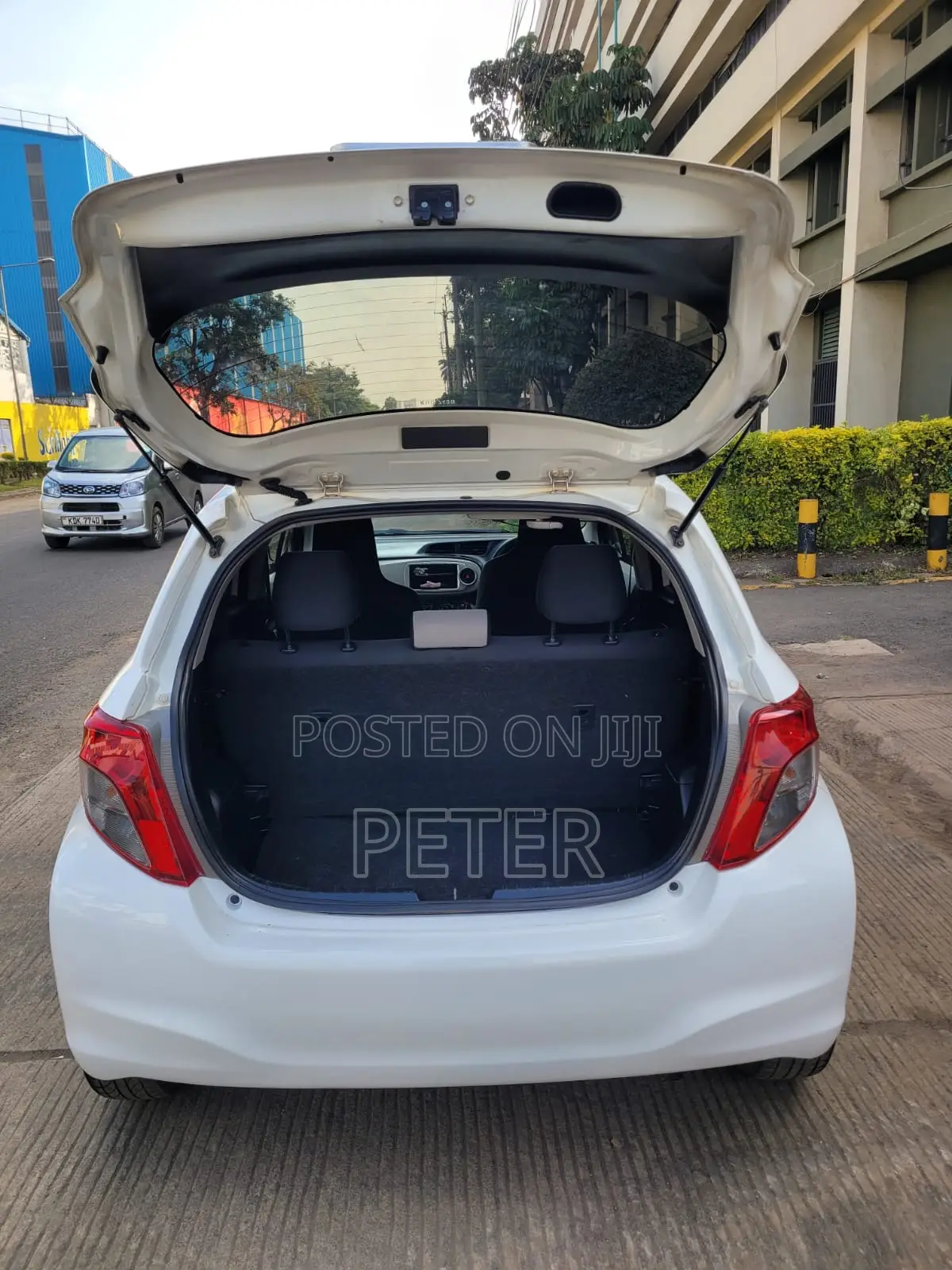 Toyota Vitz 2014 White