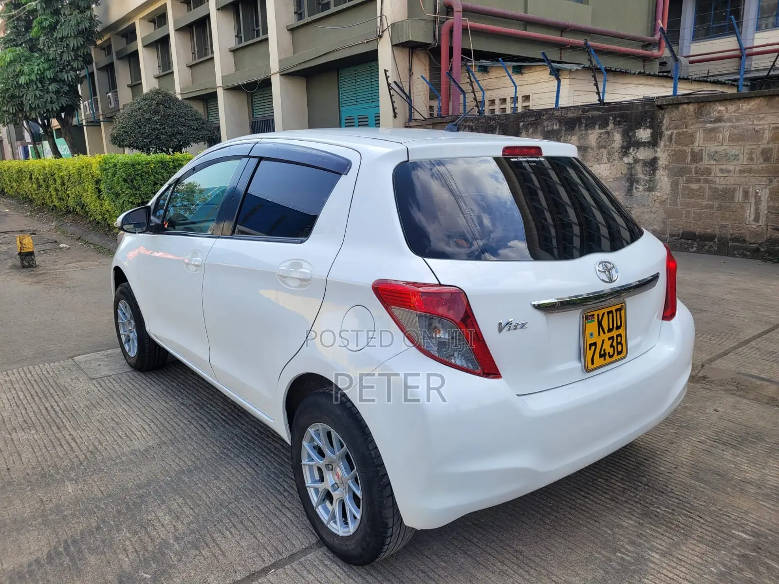 Toyota Vitz 2014 White