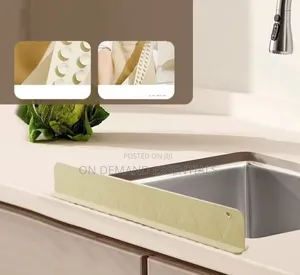 Kitchen Sink Splash Guard With Suction Cup
