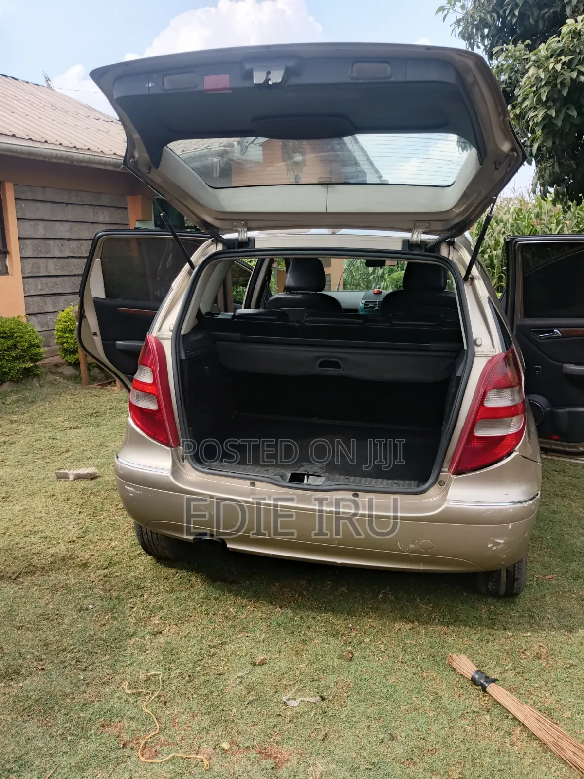 Mercedes-Benz A-Class 2009 Gold