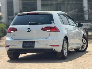 Volkswagen Golf 2019 White