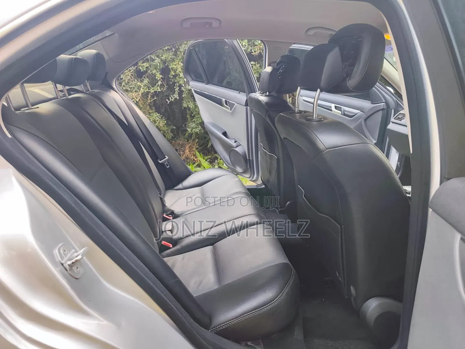 Mercedes-Benz C180 2011 Silver