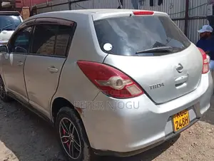 Nissan Tiida 2008 Silver