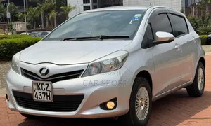 Toyota Vitz 2012 Silver