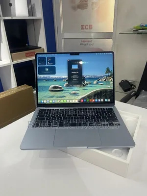 Laptop Apple MacBook Pro 2017 8GB Intel Core i5 SSD 256GB