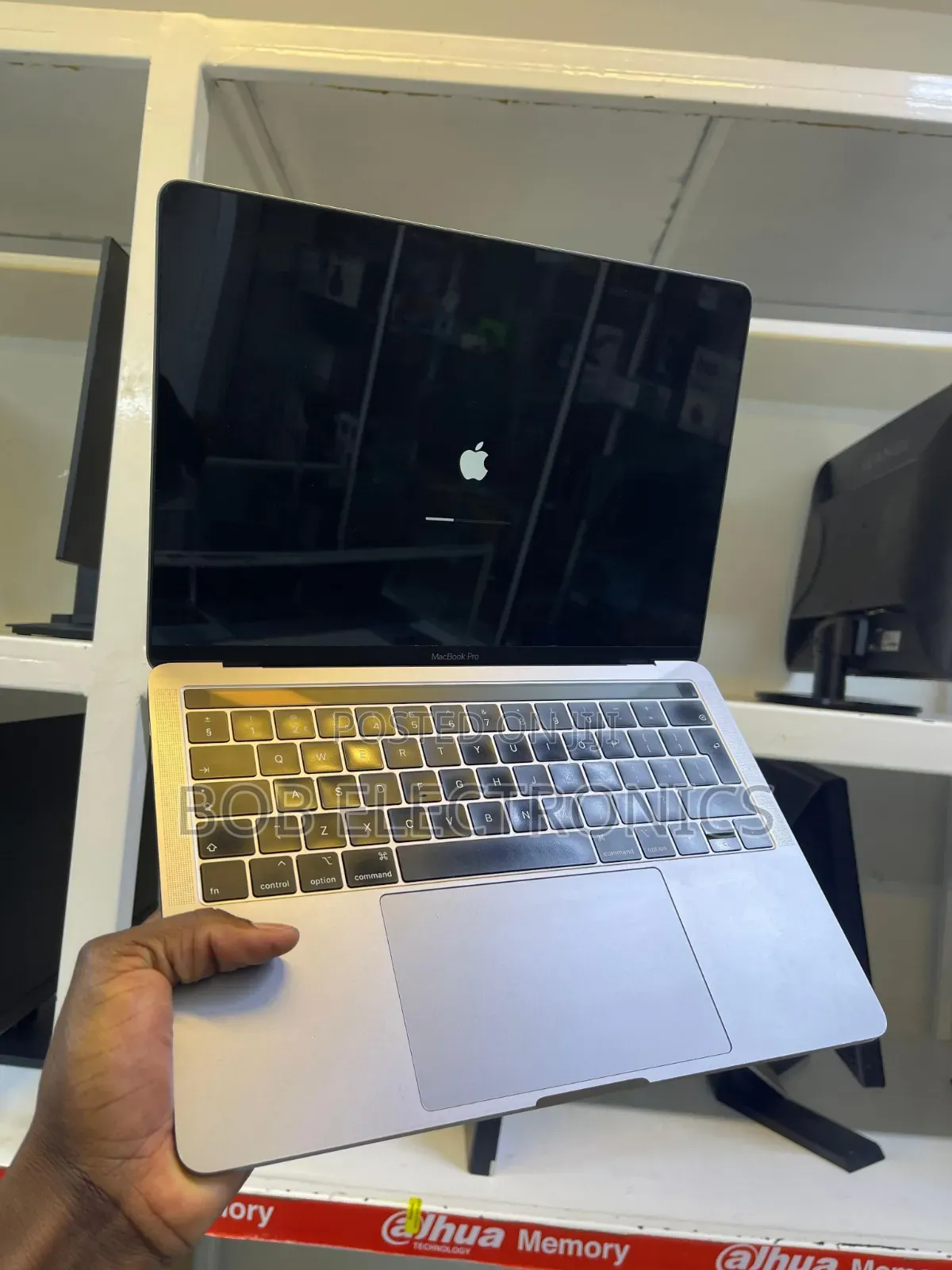 Laptop Apple MacBook Pro 2017 8GB Intel Core i5 SSD 256GB