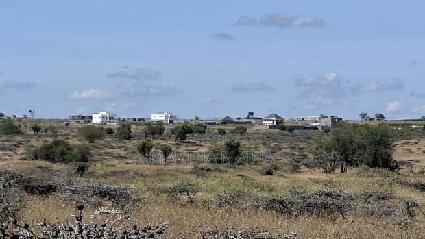 Prime Plots in Isinya