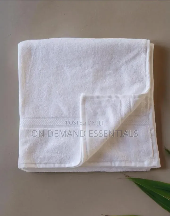 High Quality White Medium Towels