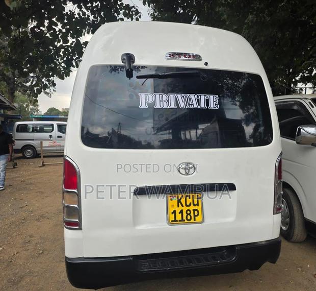 Toyota HiAce 2014 White - thumbnail 2