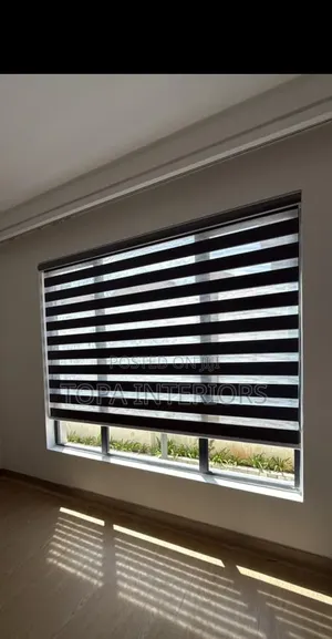 Executive Office Window Blinds With a Roller Mechanism