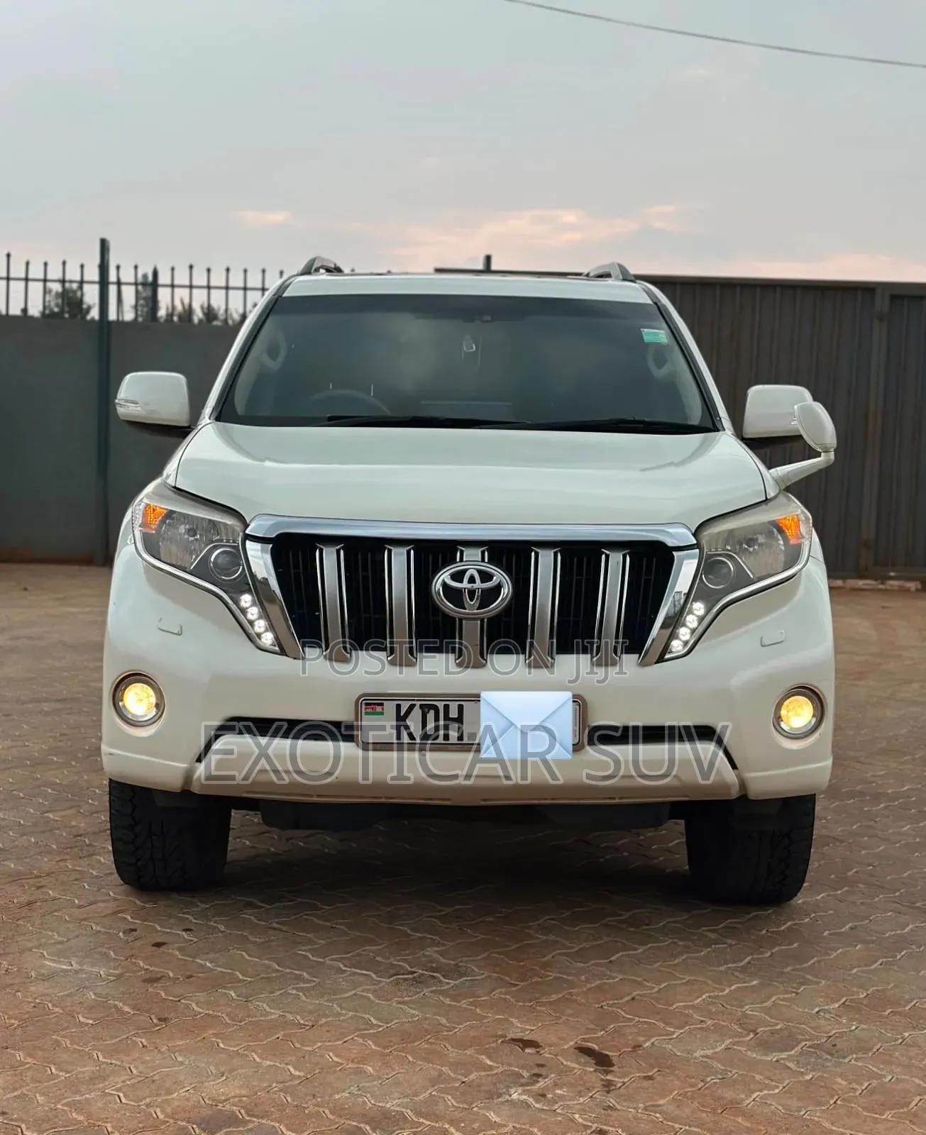 Toyota Land Cruiser Prado 2014 Off white
