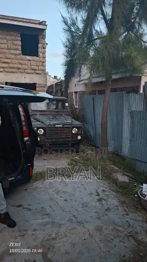 Land Rover Defender 1999 Green
