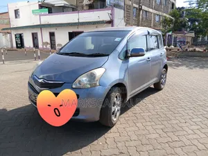 Toyota Ractis 2010 Gray