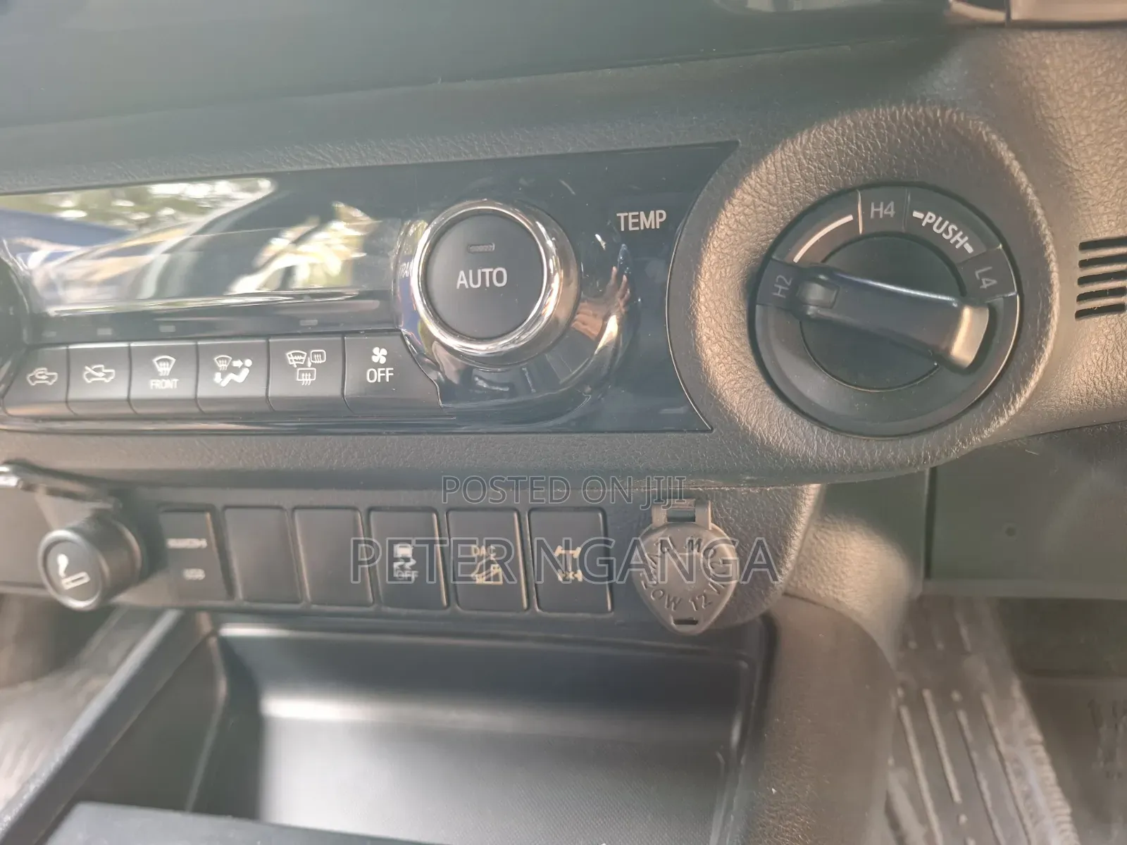 Toyota Hilux 2018 Black