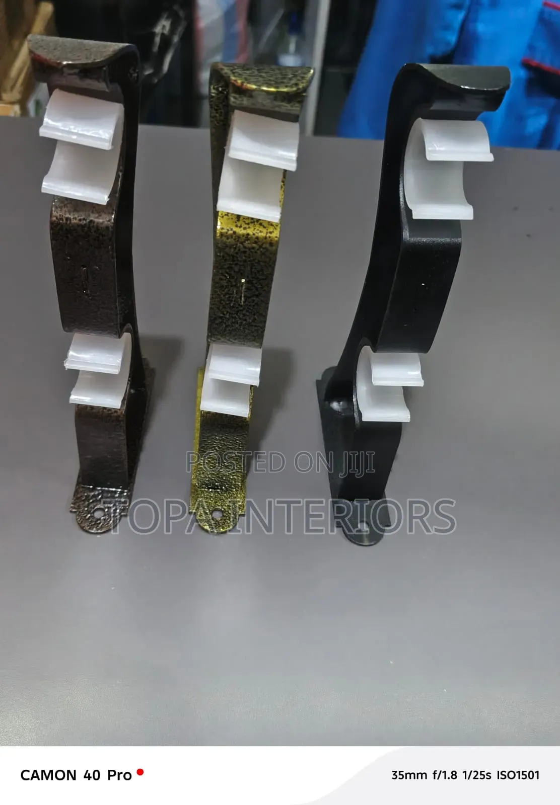 Quality Strong Double Wall Brackets for Curtain Rods Mounting