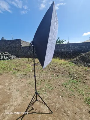 Softbox With Stand and Bulb