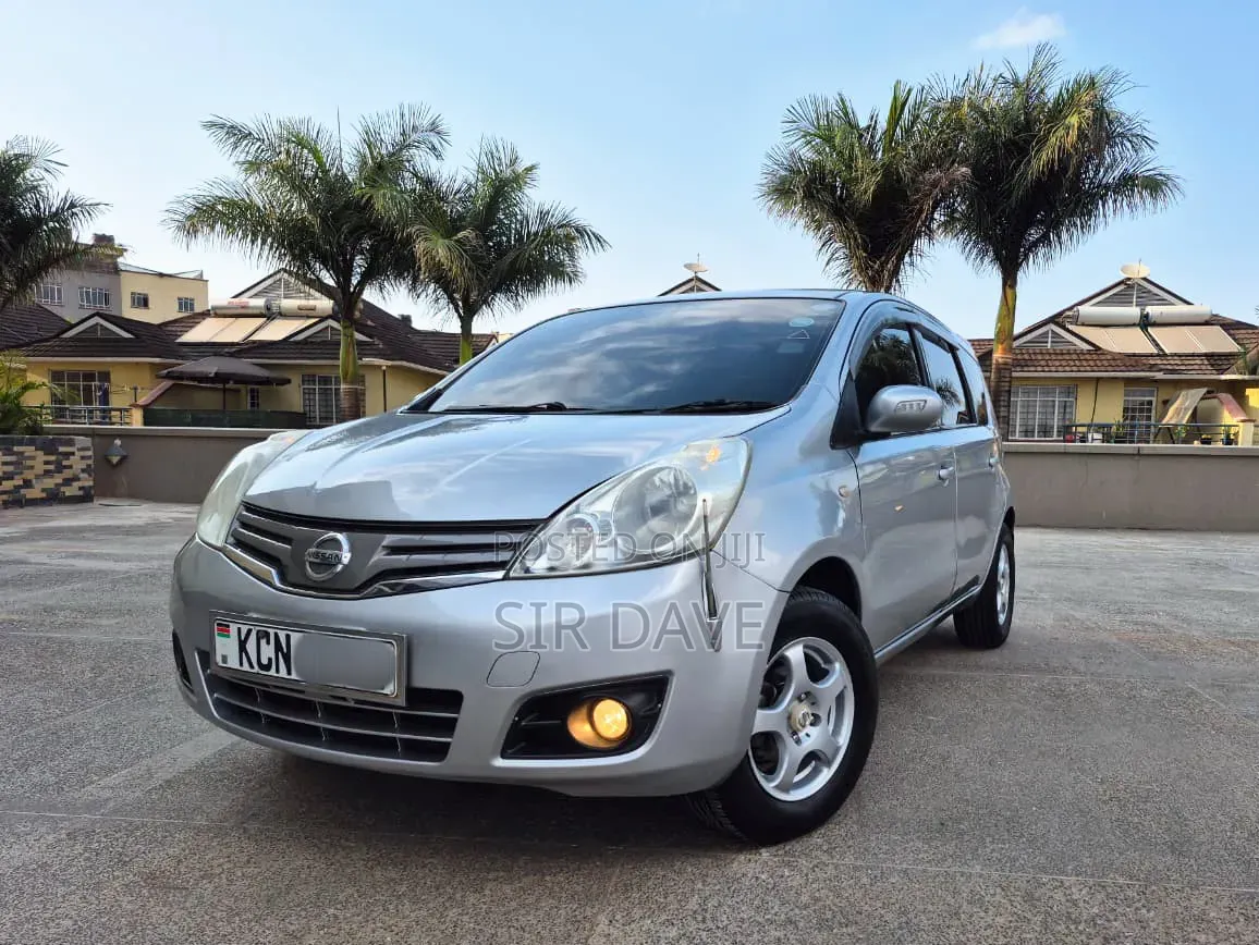 Nissan Note 2011 Silver
