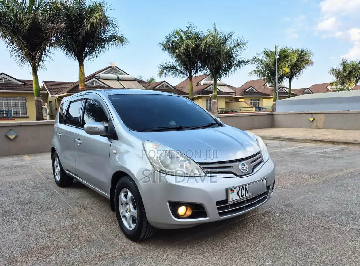 Nissan Note 2011 Silver