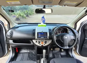 Nissan Note 2011 Silver