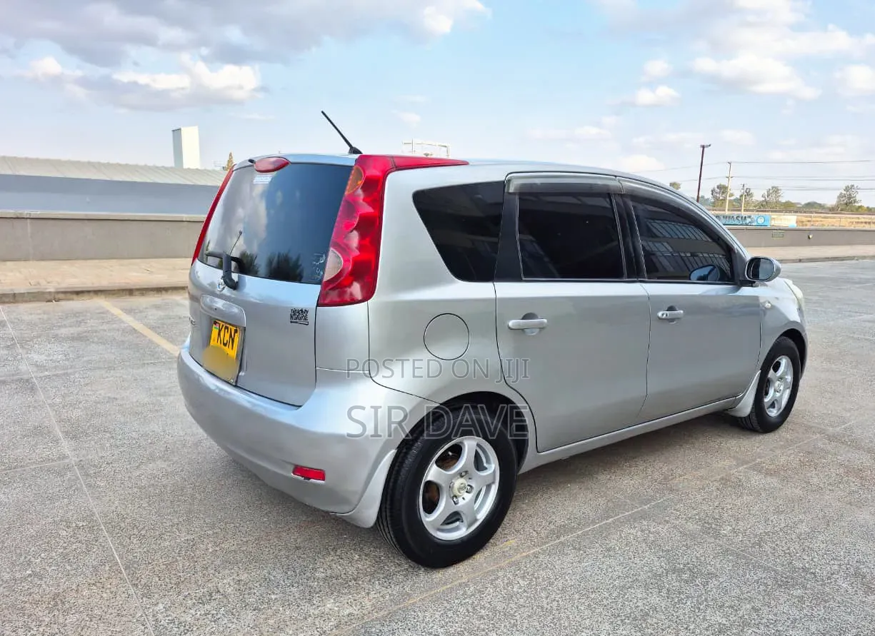 Nissan Note 2011 Silver