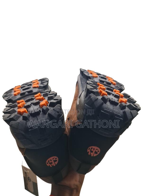 BRAND NEW Sky View Unisex Hiking / Outdoor Boots (In Box) Suede Brow