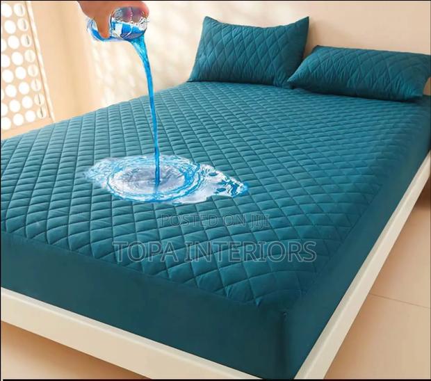 Quilted Breathable Absorbent Waterproof Mattress Protector Covers - thumbnail 2