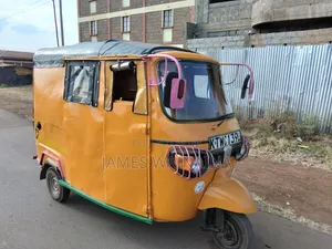 Piaggio Scooter 2022 Yellow