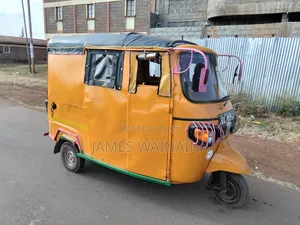 Piaggio Scooter 2022 Yellow