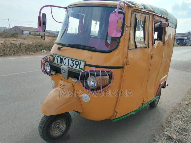 Piaggio Scooter 2022 Yellow - thumbnail 18
