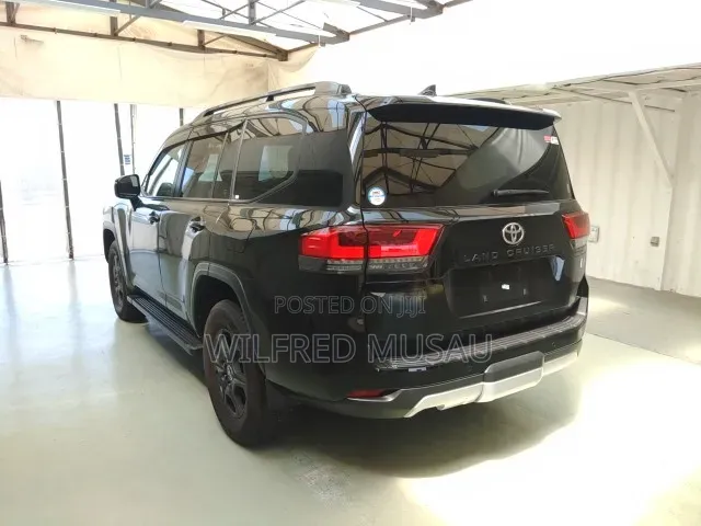 Toyota Land Cruiser 2023 Black