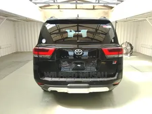 Toyota Land Cruiser 2023 Black