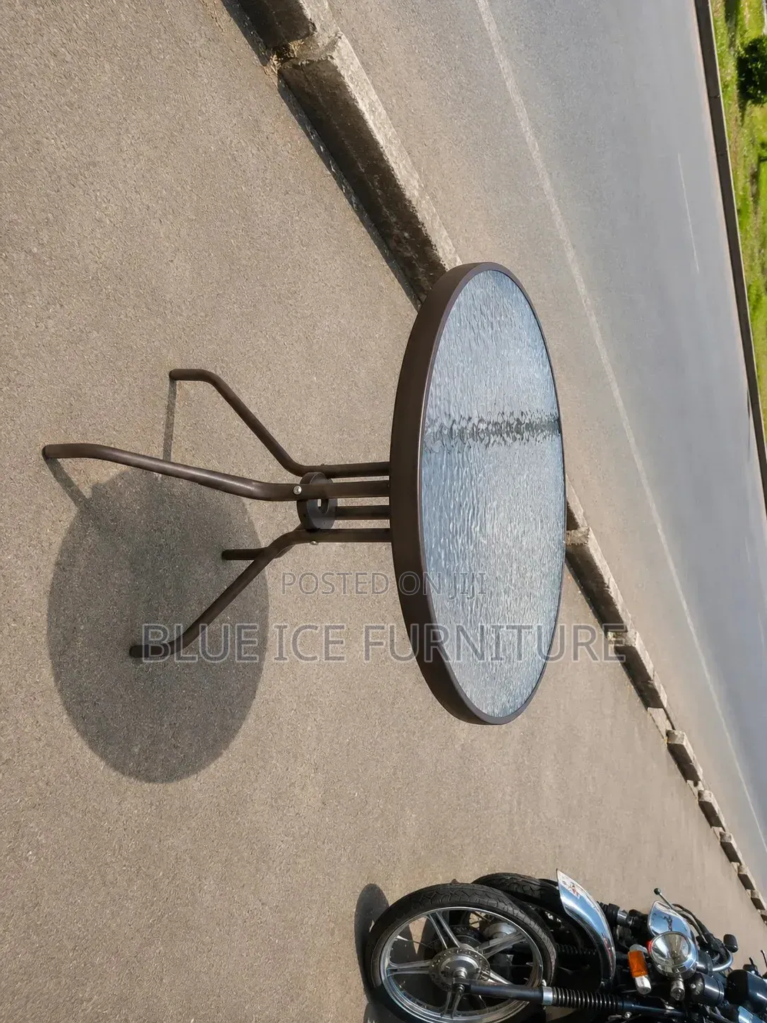 Round Outdoor Glass Table - Garden Cafe
