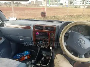 Toyota Land Cruiser Prado 2006 Blue