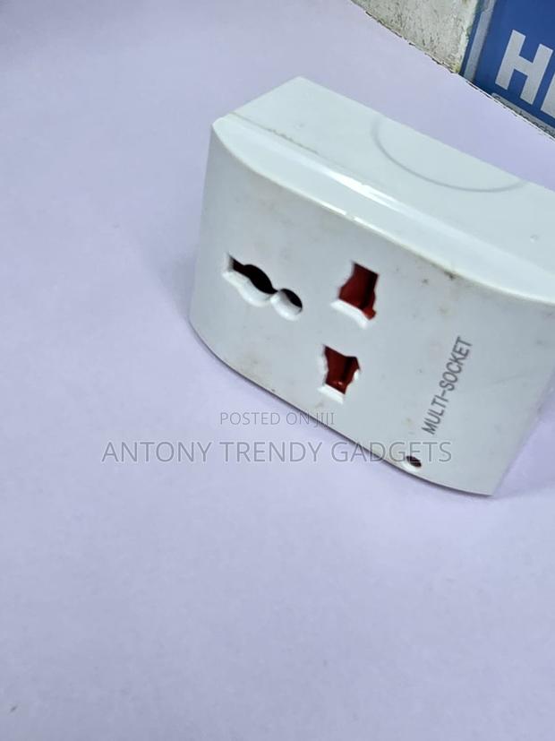 250V Universal Travel Plug Adapter UK US EU Converter