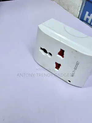 250V Universal Travel Plug Adapter UK US EU Converter