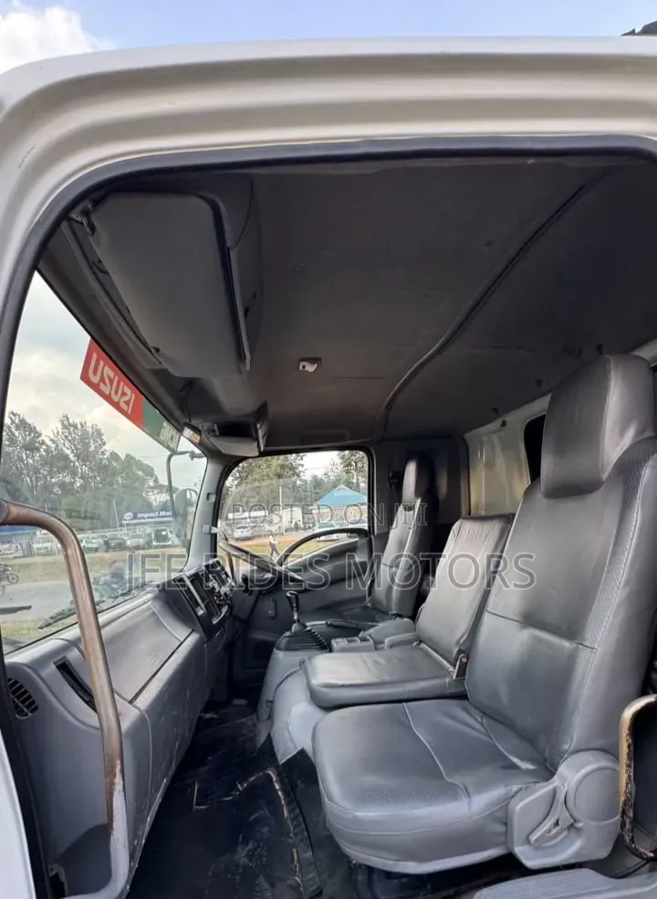 Isuzu FTR Tippa 2021 Local