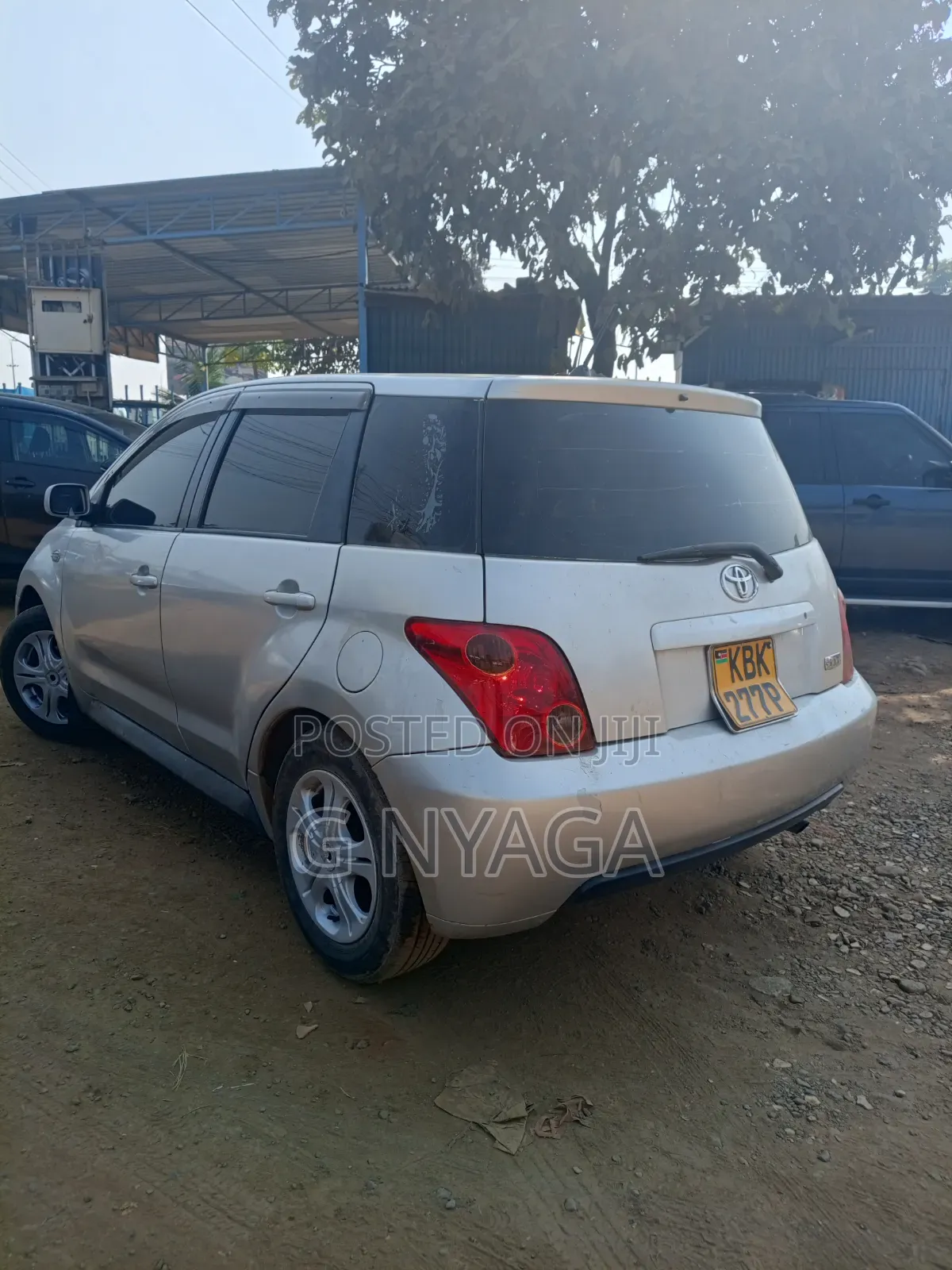 Toyota IST 2004 Silver