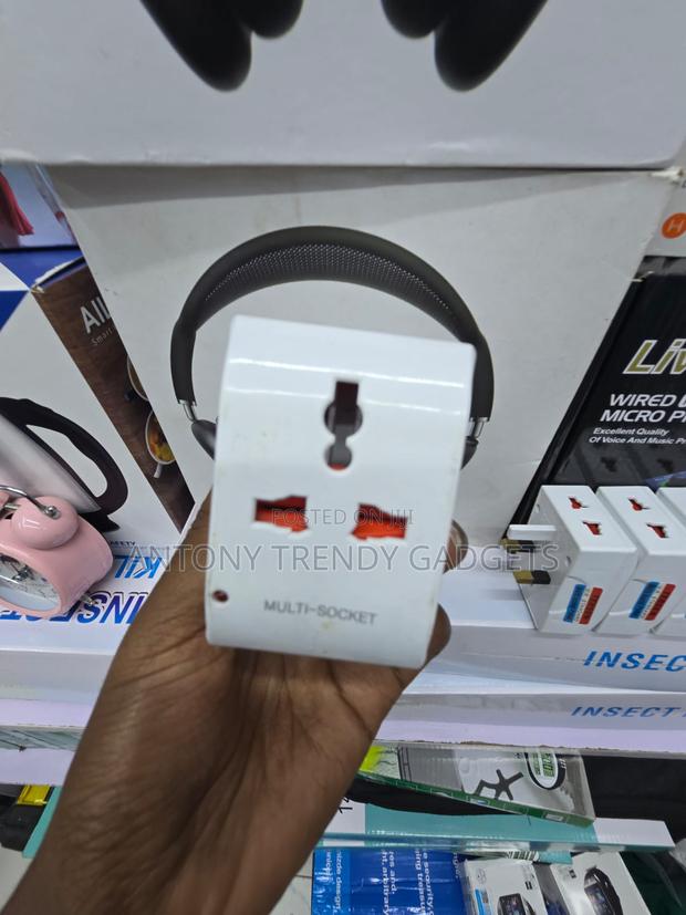 Universal 13A UK Plug Adapter Multi Socket Travel Converter