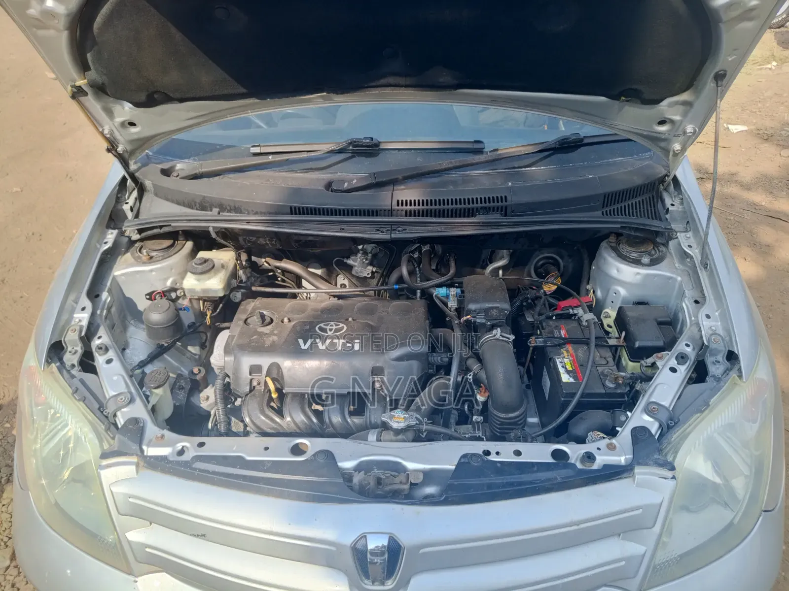 Toyota IST 2004 Silver