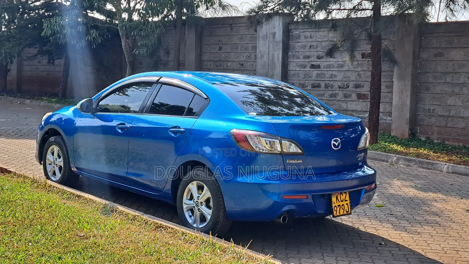 Mazda Axela 2013 Blue