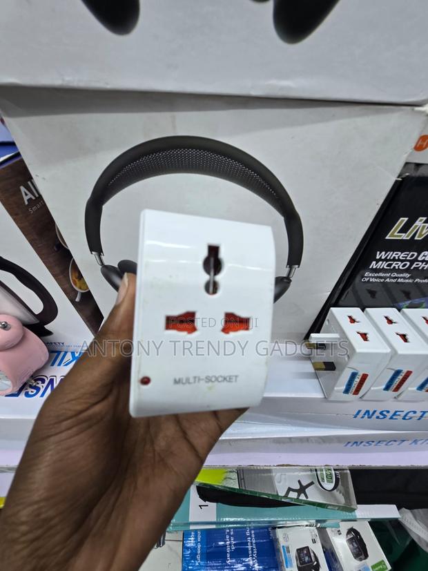 UK Type G Universal Multi Plug Adapter 250V AC Socket - thumbnail 2